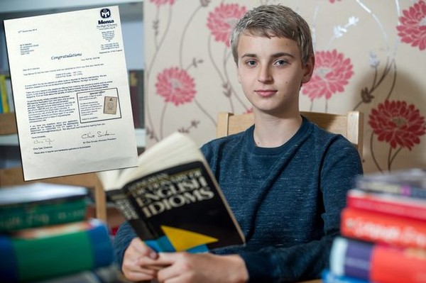 gap-cau-be-14-tuoi-thong-minh 2